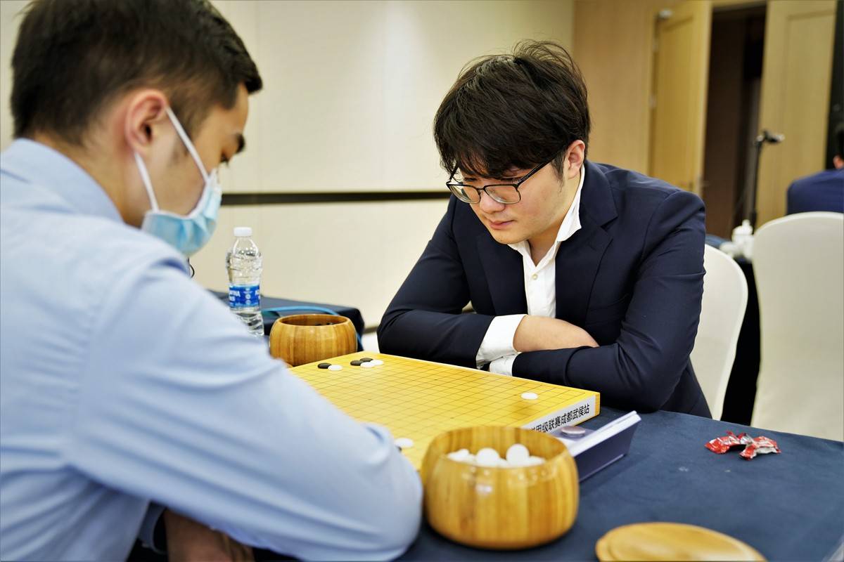 HKA血洗PSG，Inspired拿下关键大龙顶尖较量成都决赛之夜，成为赛场最大亮点的简单介绍