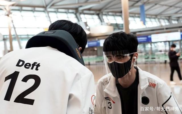 DK横扫FLY，Chovy关键团战开团秒人焦点之战八强赛，锁定晋级资格的简单介绍