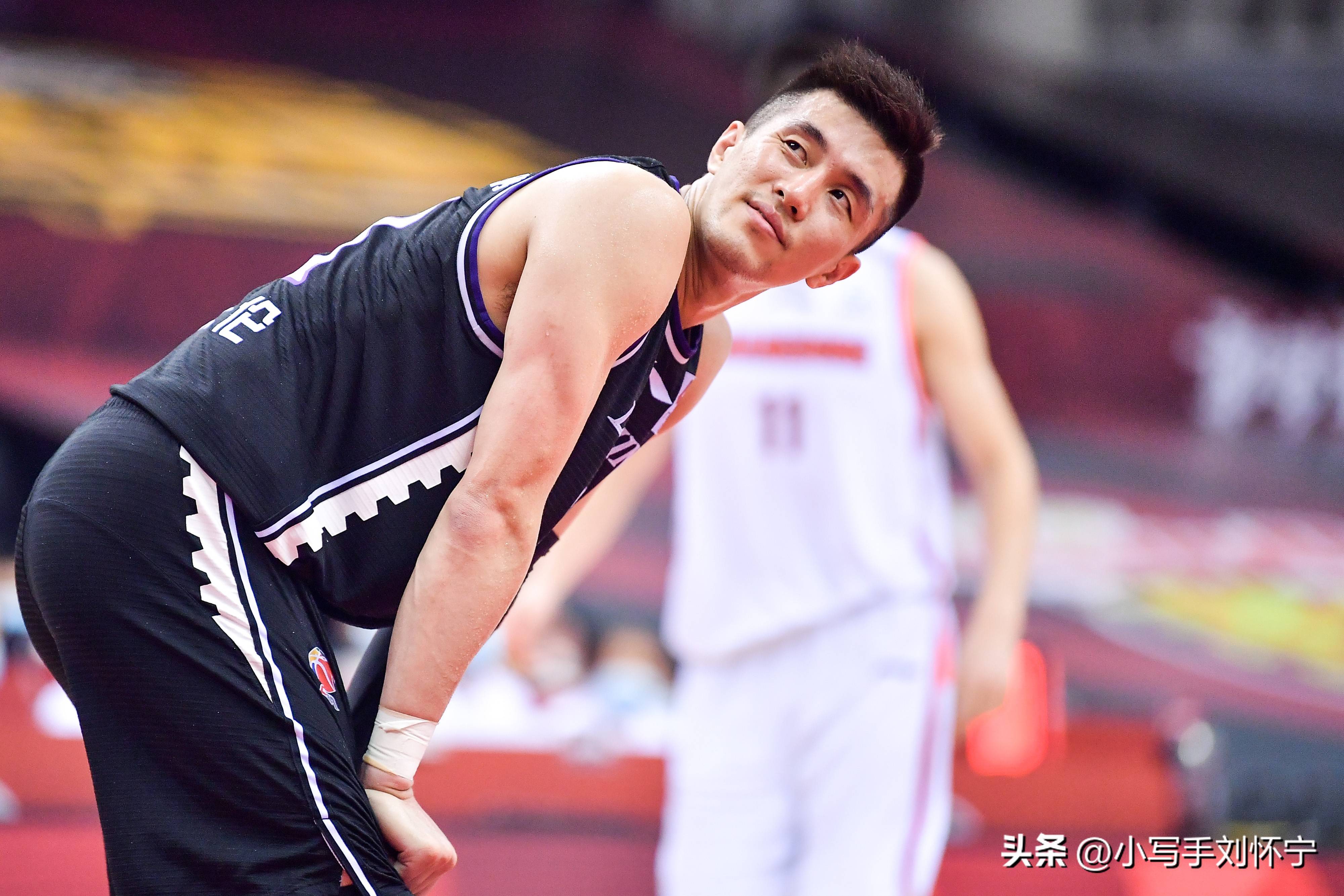 青岛队轻取马刺，郭艾伦高光表现的简单介绍