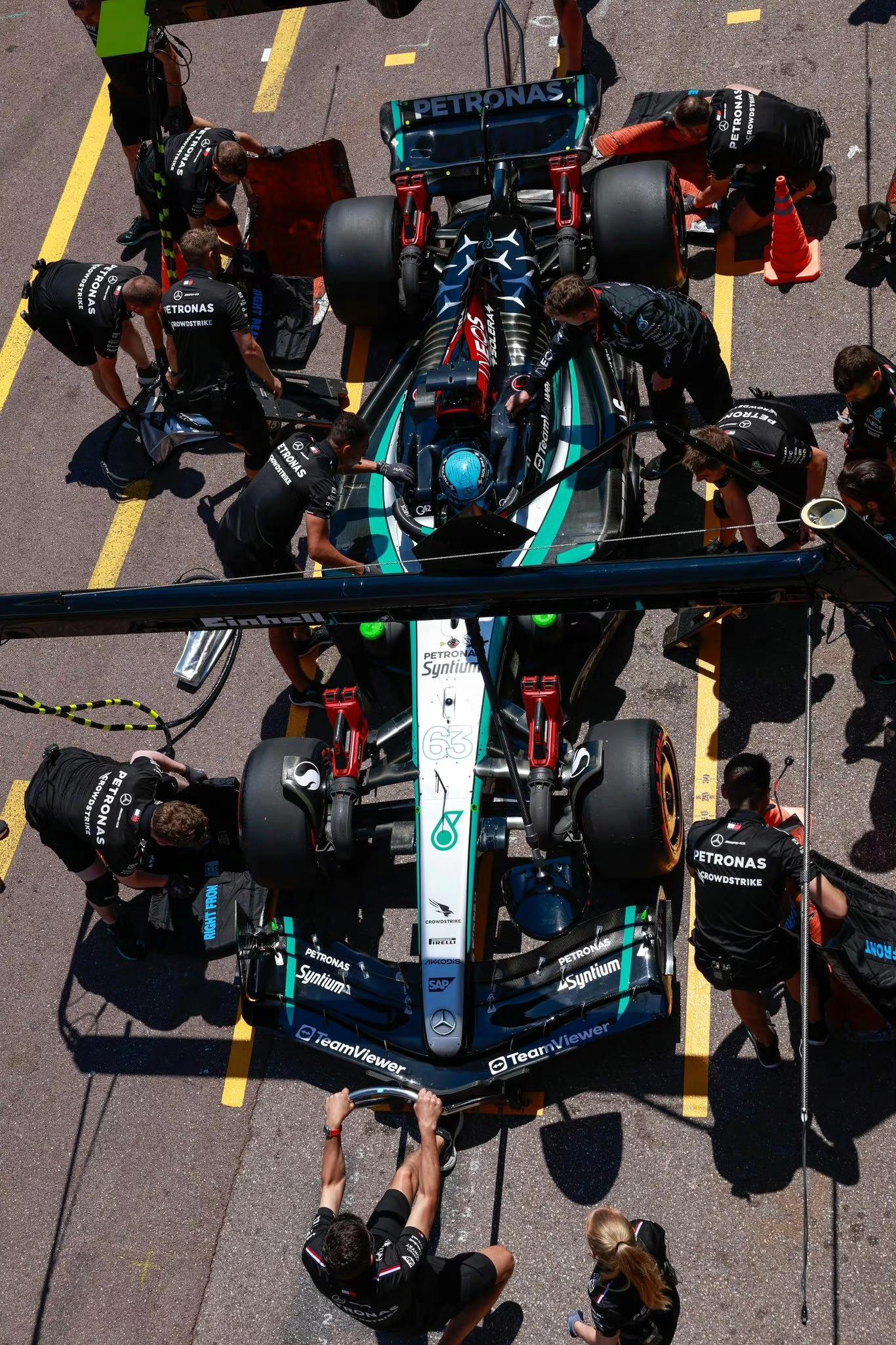 开云平台-索伯车队绝杀法拉利，勒克莱尔点燃赛场的简单介绍