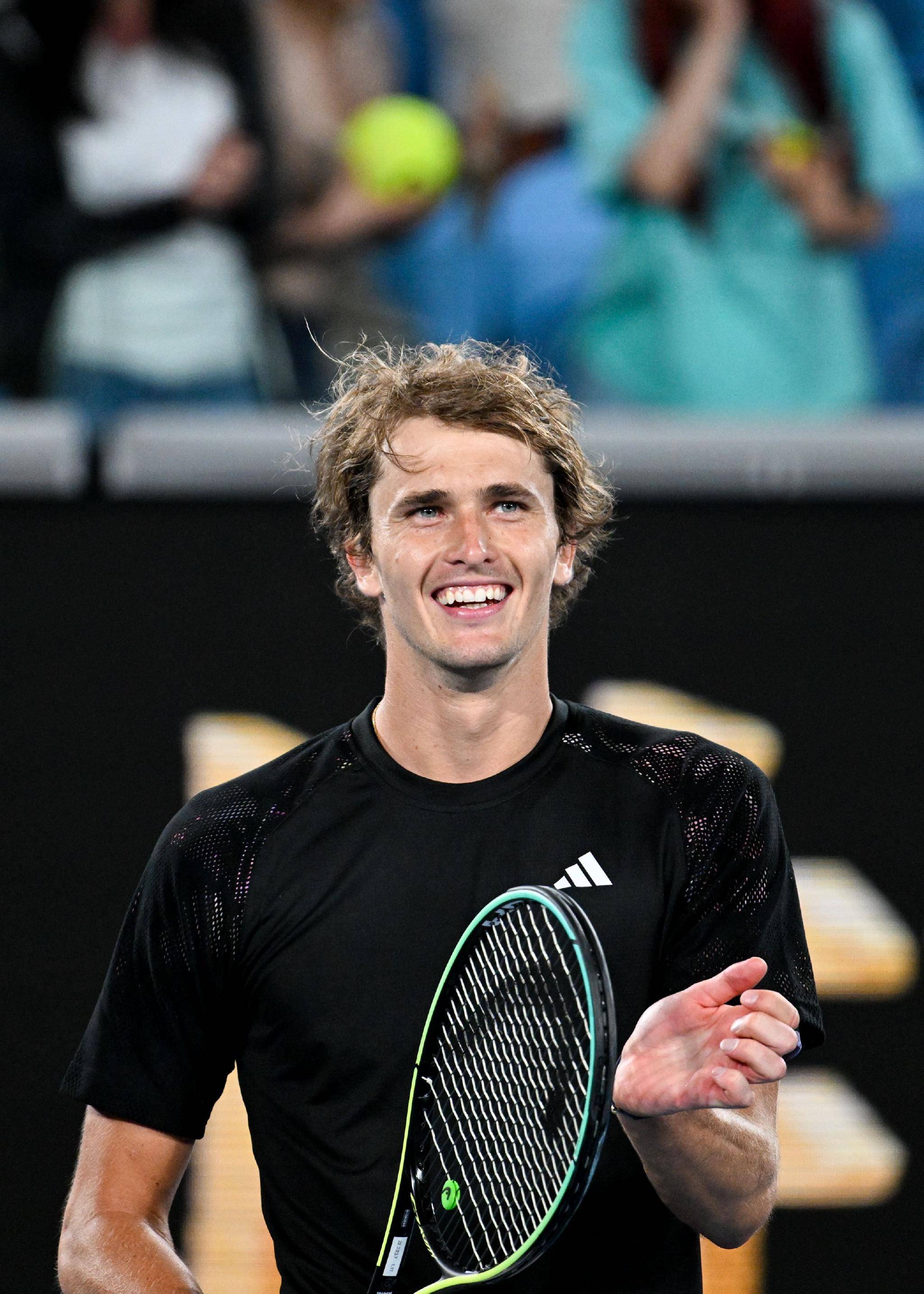 包含拉沃尔杯险胜年终总决赛，兹维列夫高光表现的词条