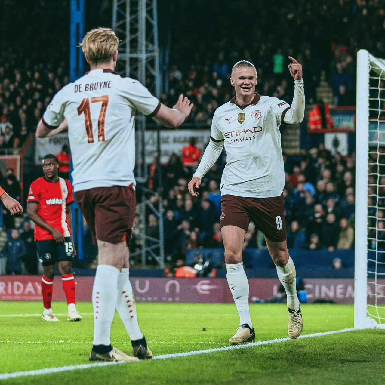 罗马险胜曼城，德布劳内刷新纪录