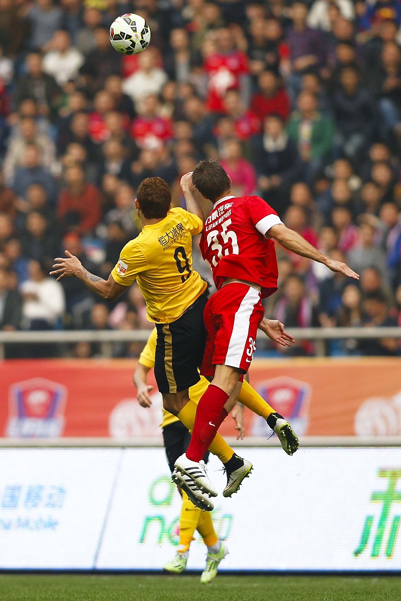 开云平台-塞内加尔险胜勒沃库森，迪马利亚点燃赛场